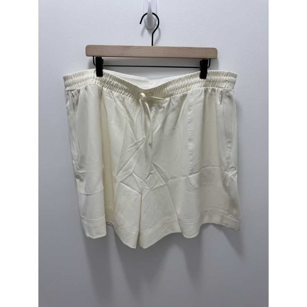 SPANX Travel Gab Shorts Women's 2X Cream Pull-On Lounge Shorts. NWT